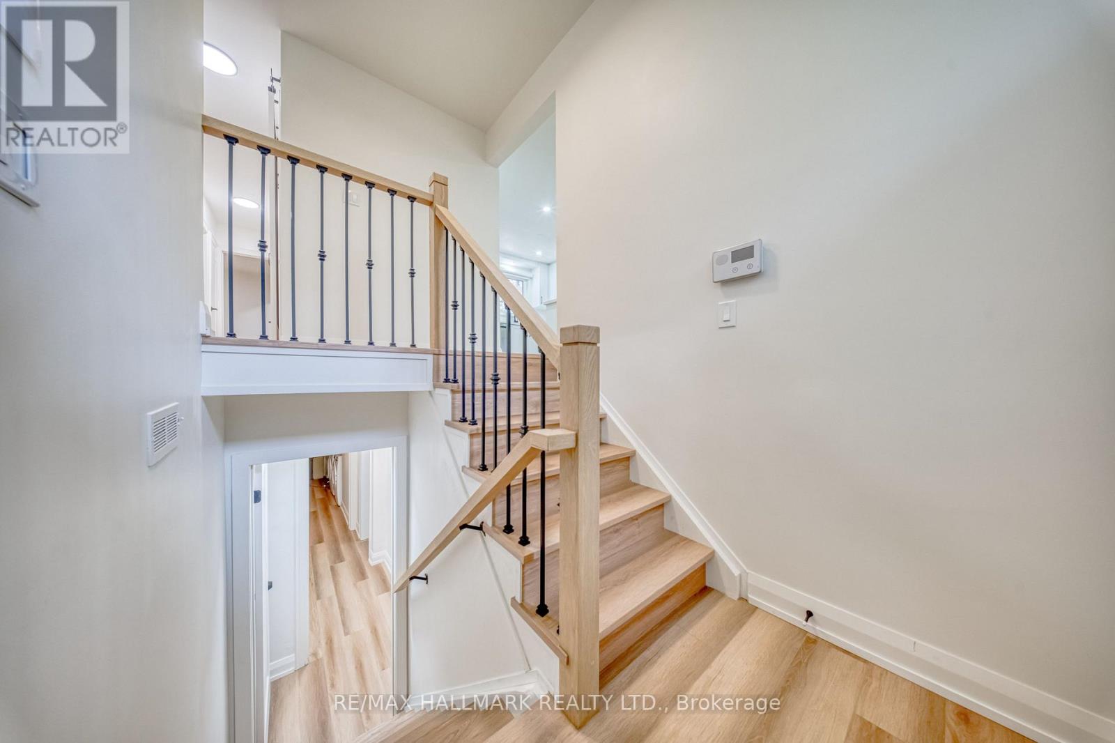 54 SAWLEY DRIVE, Toronto, Ontario