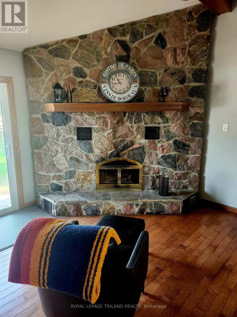 1605 Concession Drive, Southwest Middlesex, Ontario  N0L 1Z0 - Photo 20 - X13877842