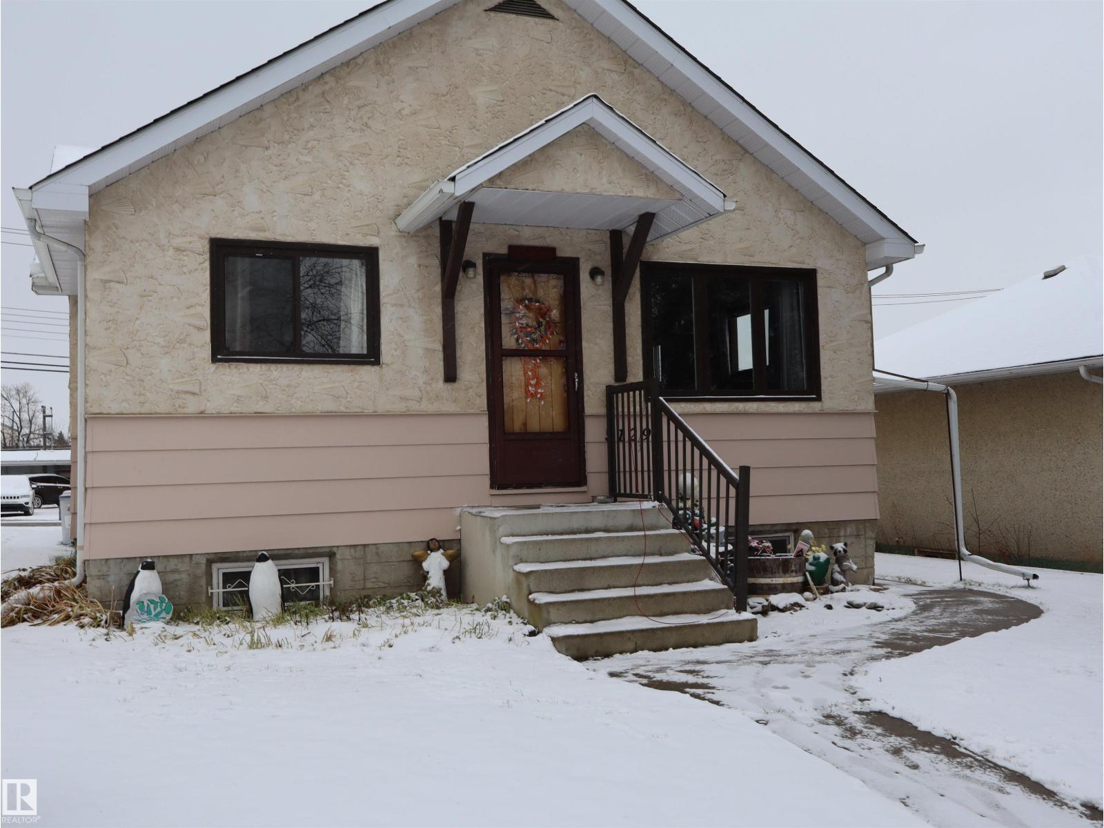 5129 51 St, Barrhead, Alberta  T7N 1A1 - Photo 2 - E4514596