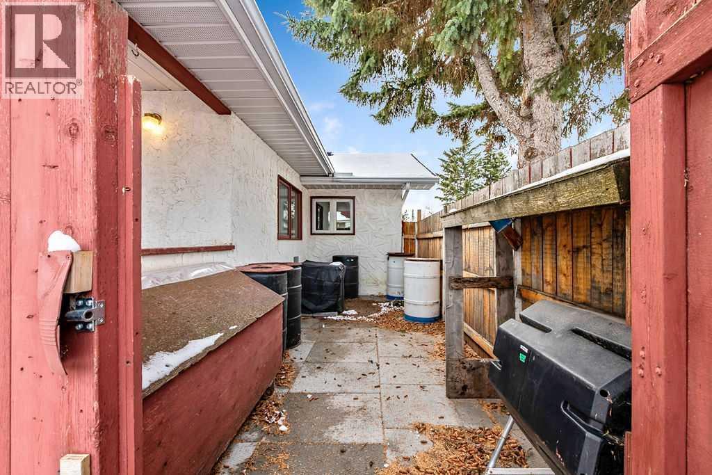 210 Edgar Avenue NW, Diamond Valley, Alberta  T0L 2A0 - Photo 28 - A2354584