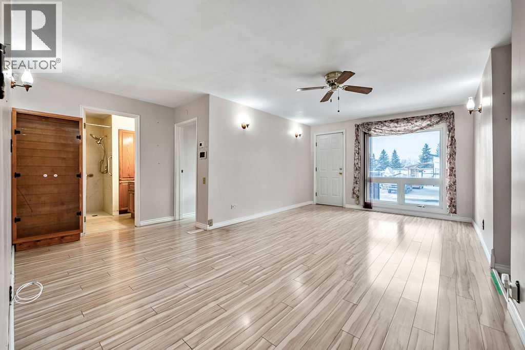 210 Edgar Avenue NW, Diamond Valley, Alberta  T0L 2A0 - Photo 3 - A2354584