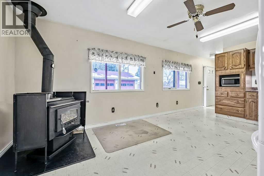 210 Edgar Avenue NW, Diamond Valley, Alberta  T0L 2A0 - Photo 5 - A2354584
