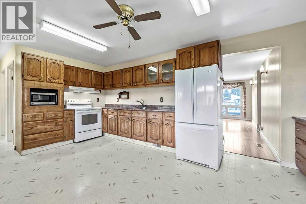 210 Edgar Avenue NW, Diamond Valley, Alberta  T0L 2A0 - Photo 6 - A2354584