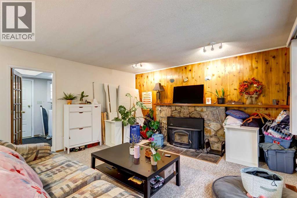 810 13 Street, Canmore, Alberta  T1W 1W6 - Photo 7 - A2355361
