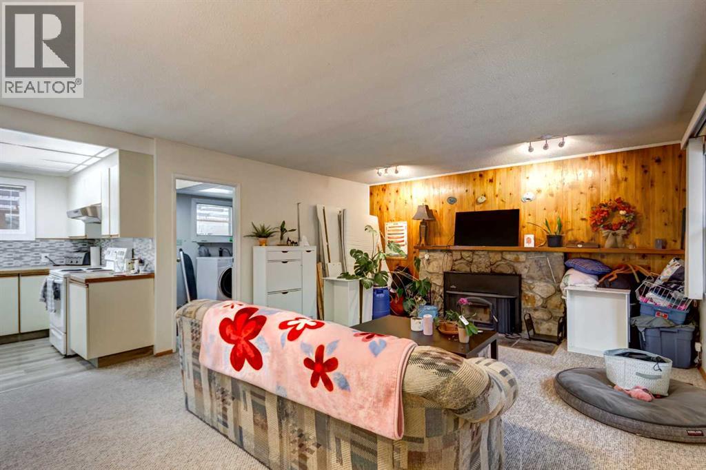810 13 Street, Canmore, Alberta  T1W 1W6 - Photo 6 - A2355361