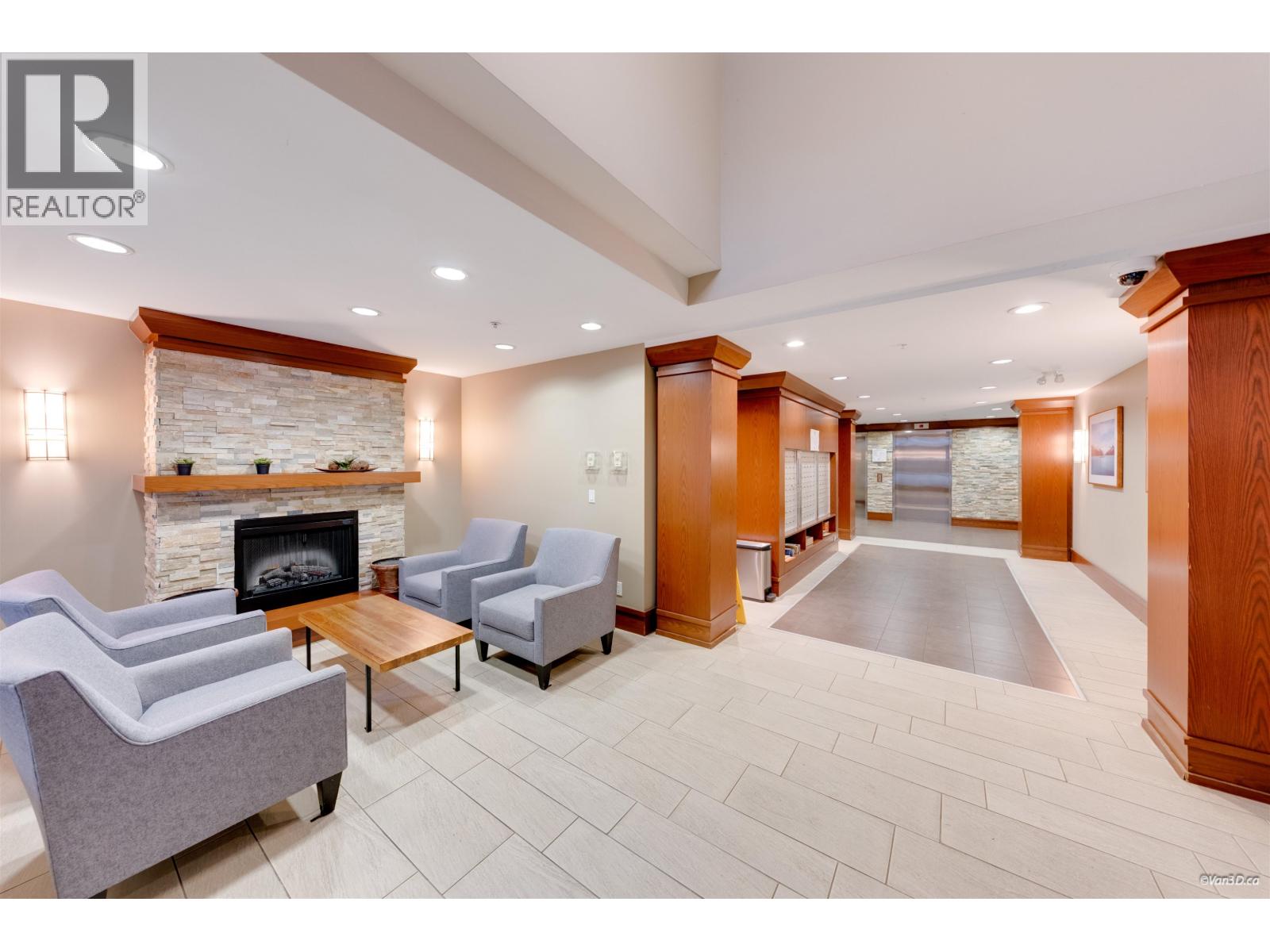 217 4833 BRENTWOOD DRIVE