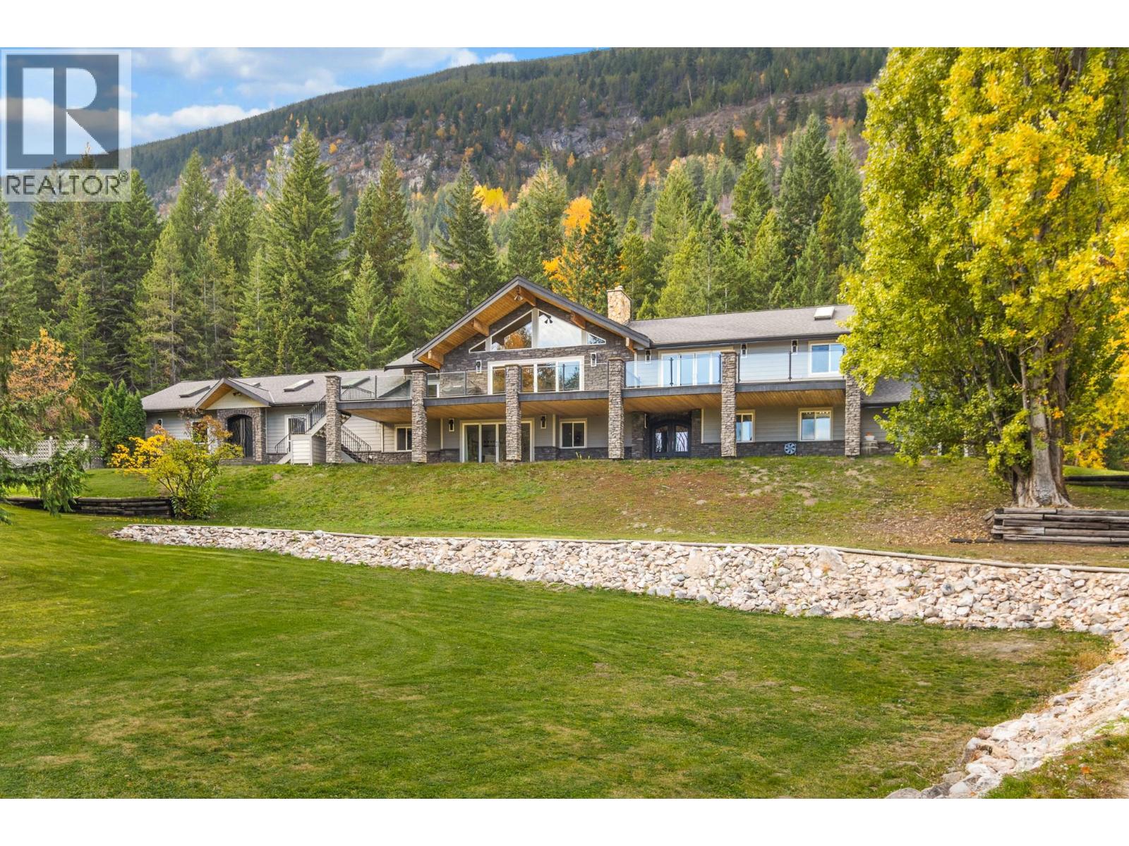 6171 50 Street NW, Salmon Arm, British Columbia