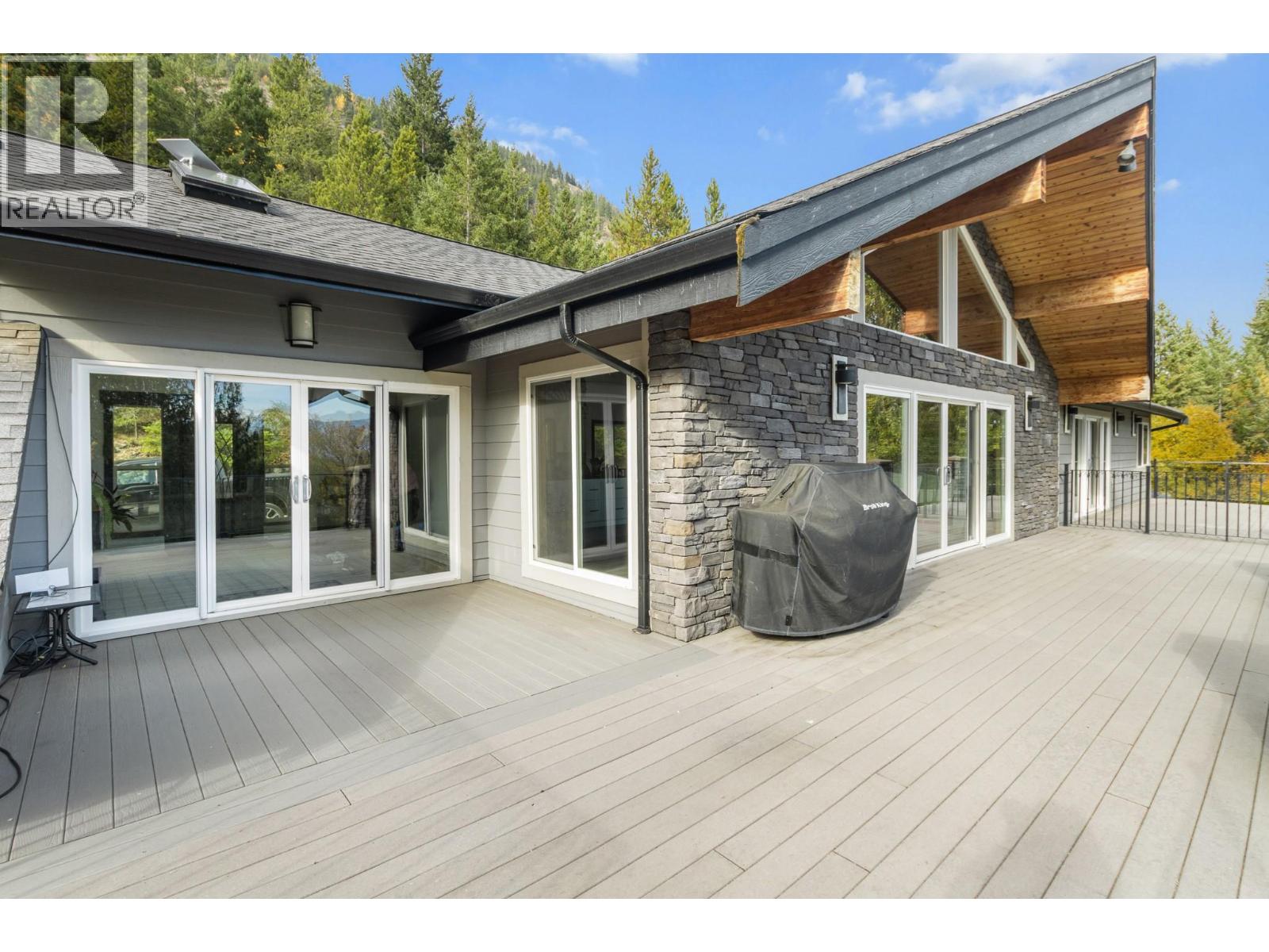6171 50 Street NW, Salmon Arm, British Columbia  V1E 3A6 - Photo 32 - 10389488