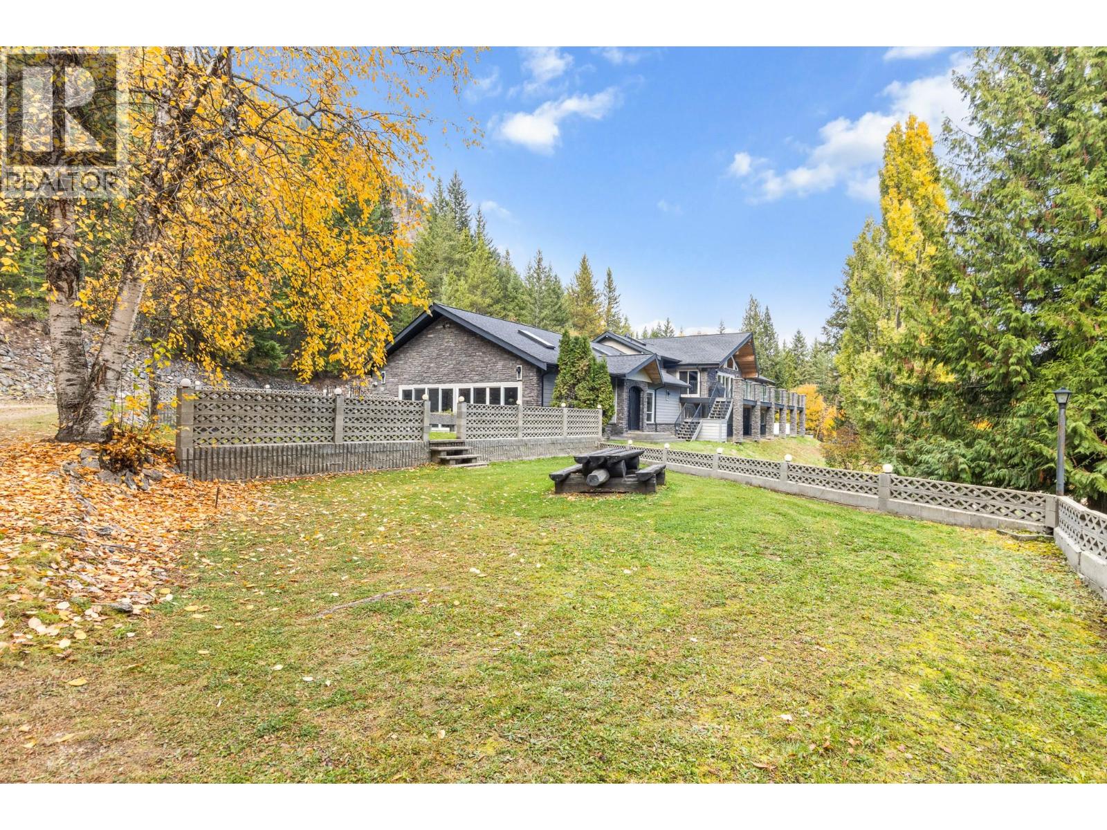 6171 50 Street NW, Salmon Arm, British Columbia  V1E 3A6 - Photo 38 - 10389488