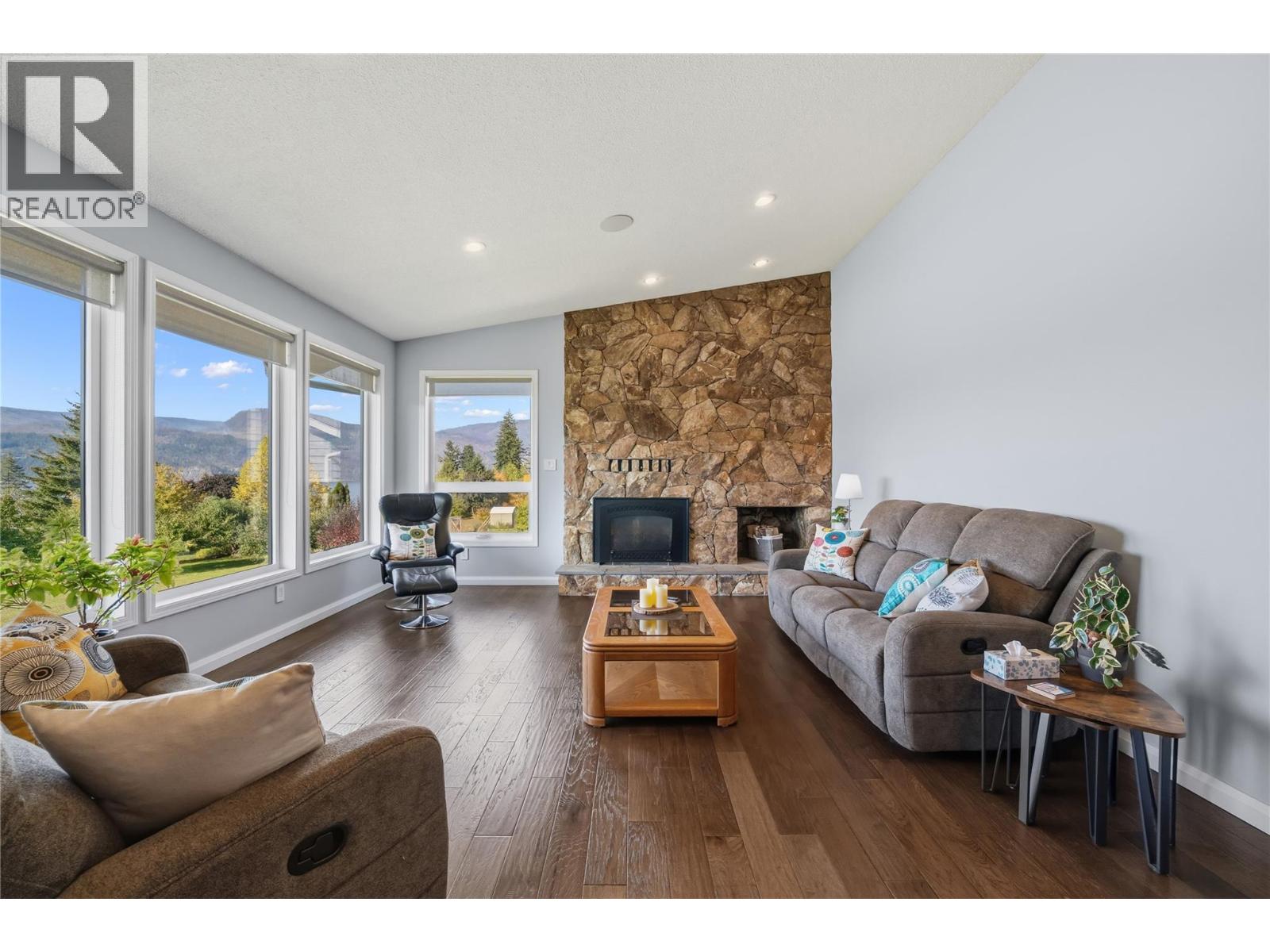 3331 Mcbride Road, Blind Bay, British Columbia  V0E 1H1 - Photo 9 - 10404312