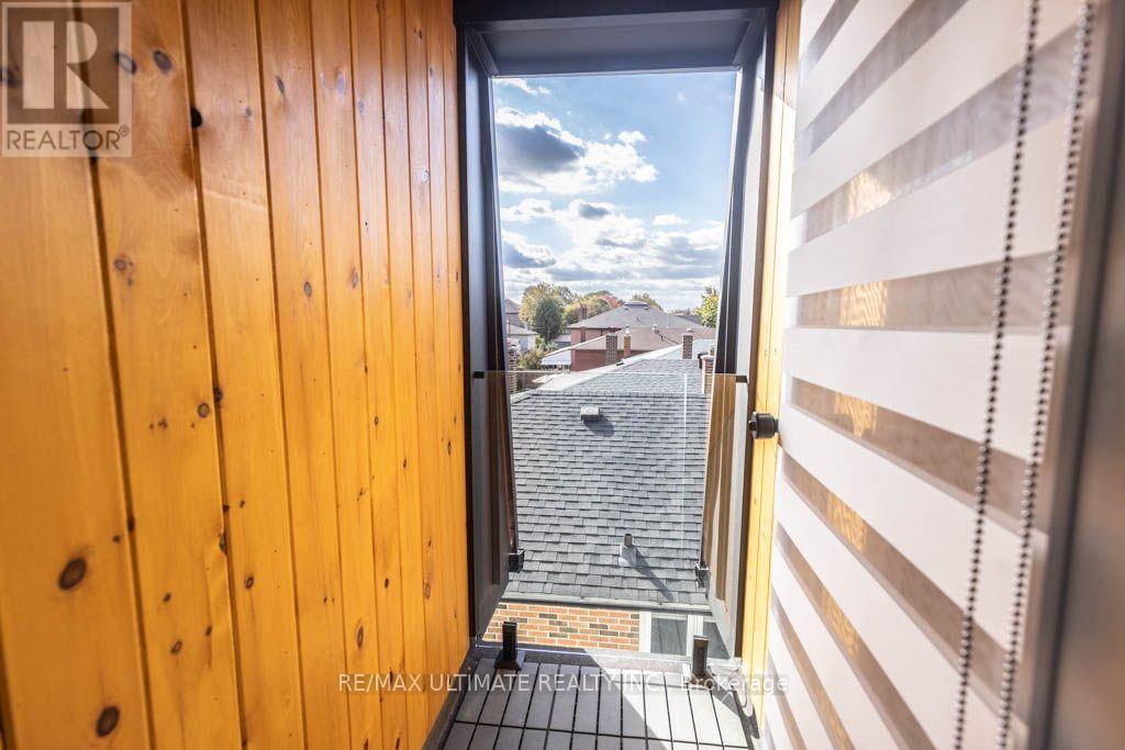 33 Flindon Road, Toronto, Ontario  M6M 1J1 - Photo 15 - W14125560