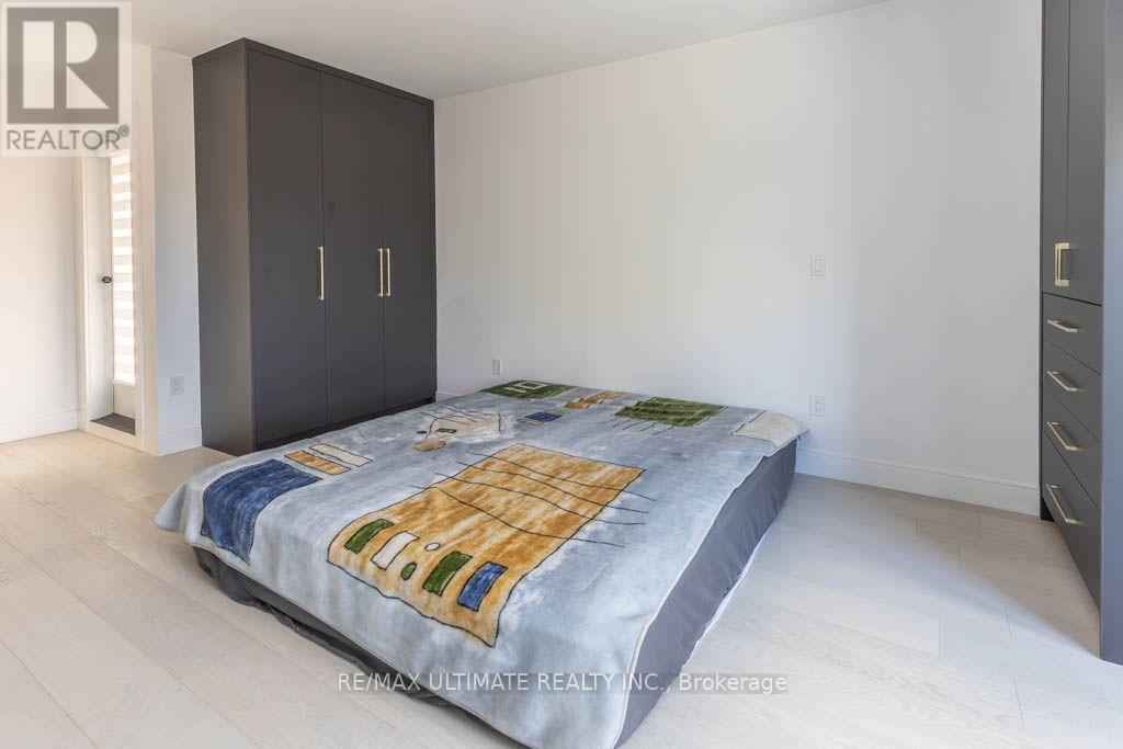 33 Flindon Road, Toronto, Ontario  M6M 1J1 - Photo 18 - W14125560