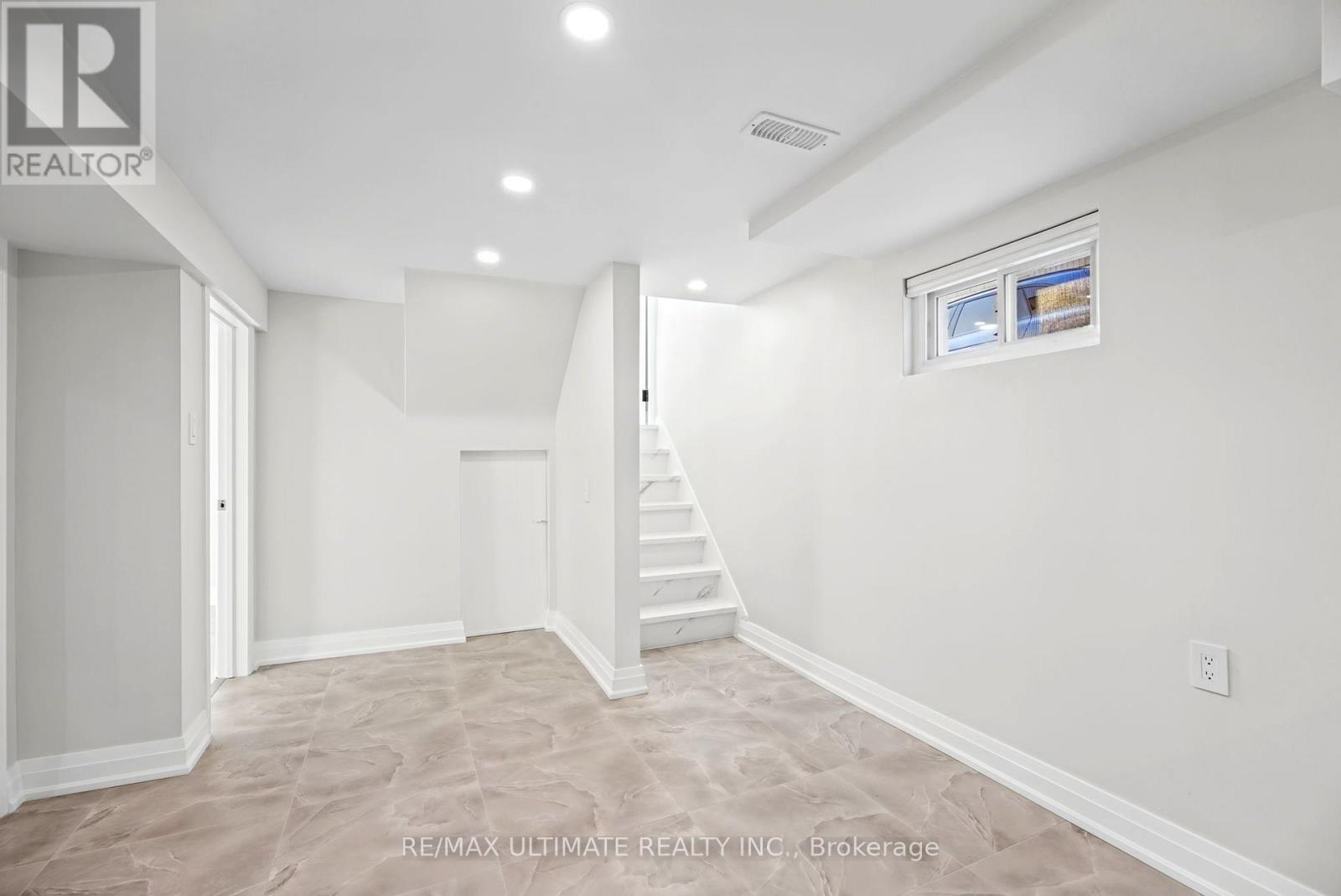 Bsmt - 38 Waterbury Drive, Toronto (Willowridge-Martingrove-Richview), Ontario  M9R 3X6 - Photo 2 - W14126524