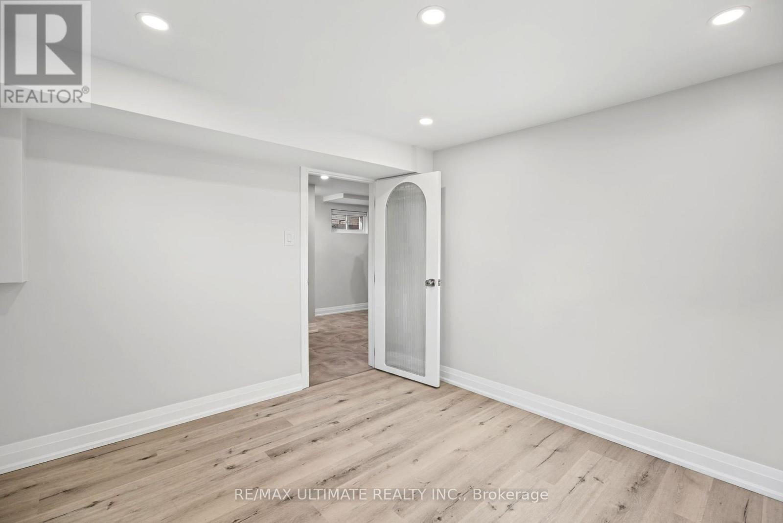Bsmt - 38 Waterbury Drive, Toronto (Willowridge-Martingrove-Richview), Ontario  M9R 3X6 - Photo 9 - W14126524