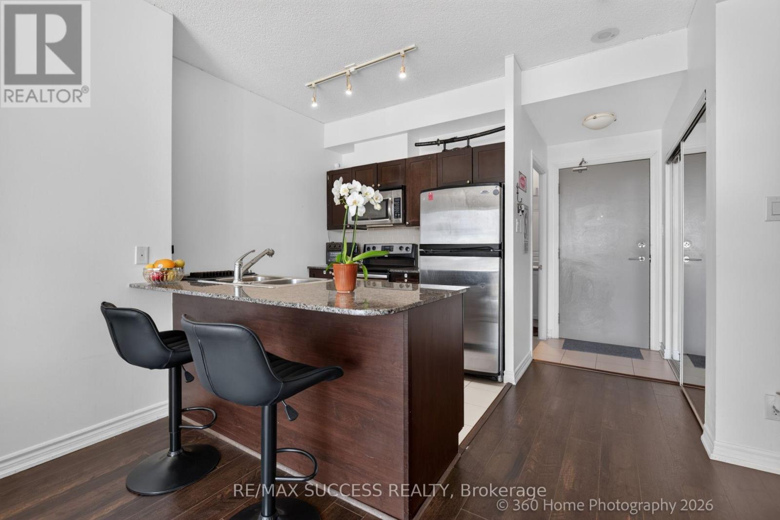 812 - 3525 Kariya Drive, Mississauga, Ontario  L5B 0C2 - Photo 2 - W14126526