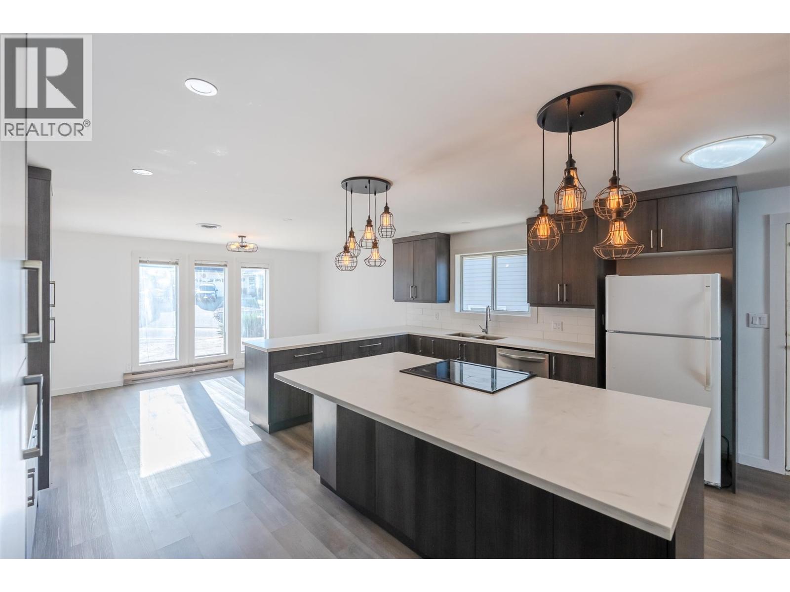 193 Greenwood Drive, Penticton, British Columbia  V2A 7P9 - Photo 2 - 10404662