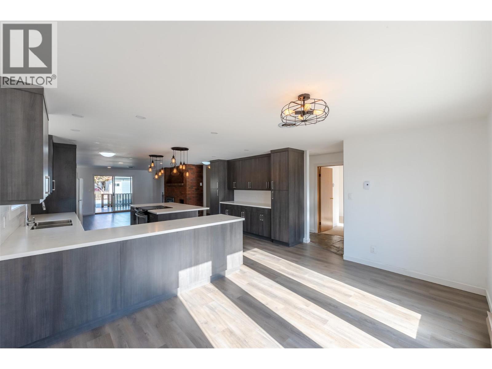193 Greenwood Drive, Penticton, British Columbia  V2A 7P9 - Photo 5 - 10404662