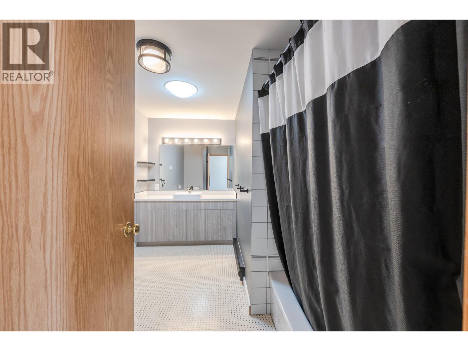 193 Greenwood Drive, Penticton, British Columbia  V2A 7P9 - Photo 24 - 10404662