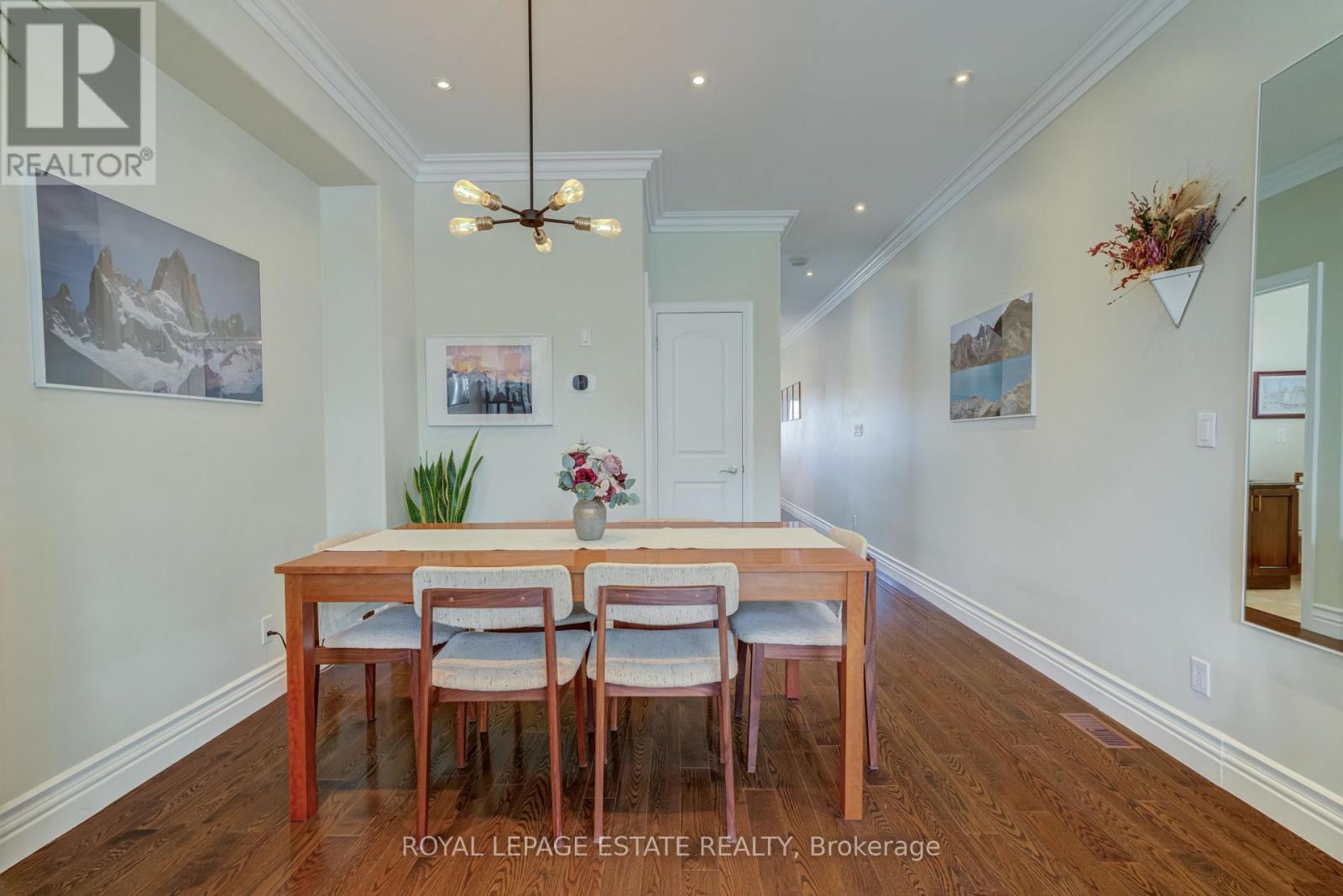 110a Holborne Avenue, Toronto, Ontario  M4C 2R4 - Photo 8 - E14119334