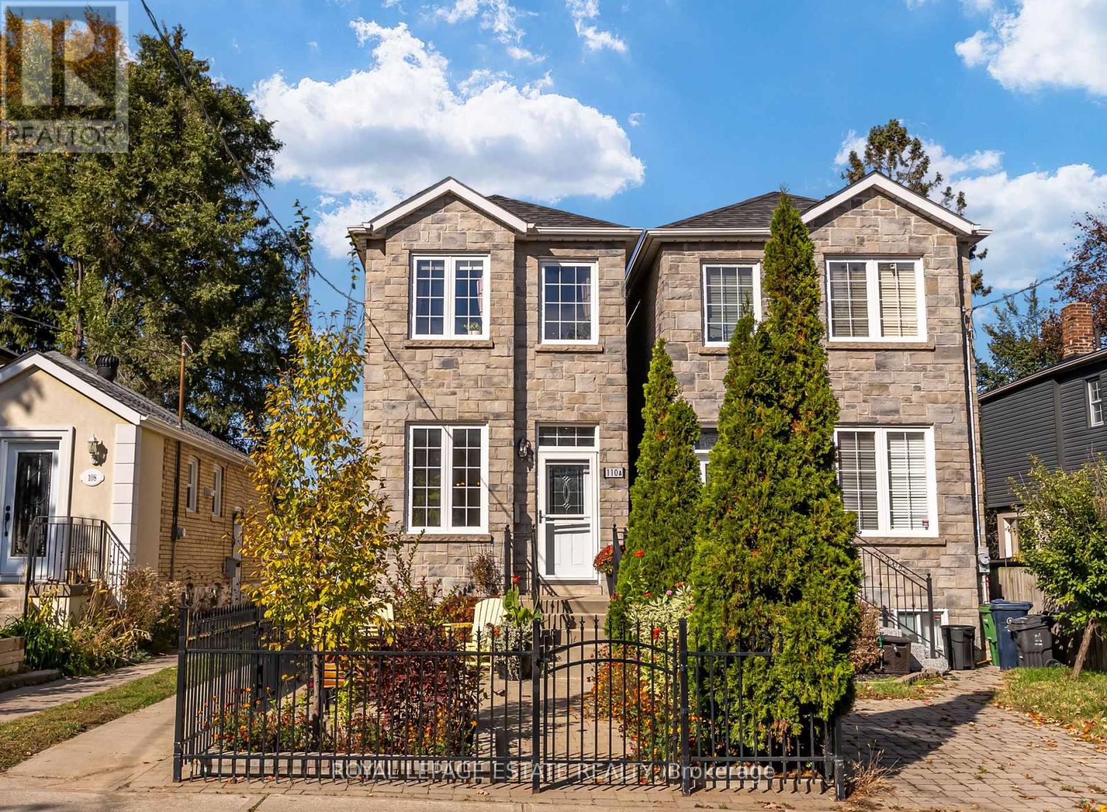 110a Holborne Avenue, Toronto, Ontario  M4C 2R4 - Photo 3 - E14119334