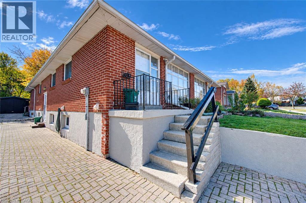 339 Westwood Drive, Kitchener, Ontario  N2M 2L3 - Photo 2 - 40874685