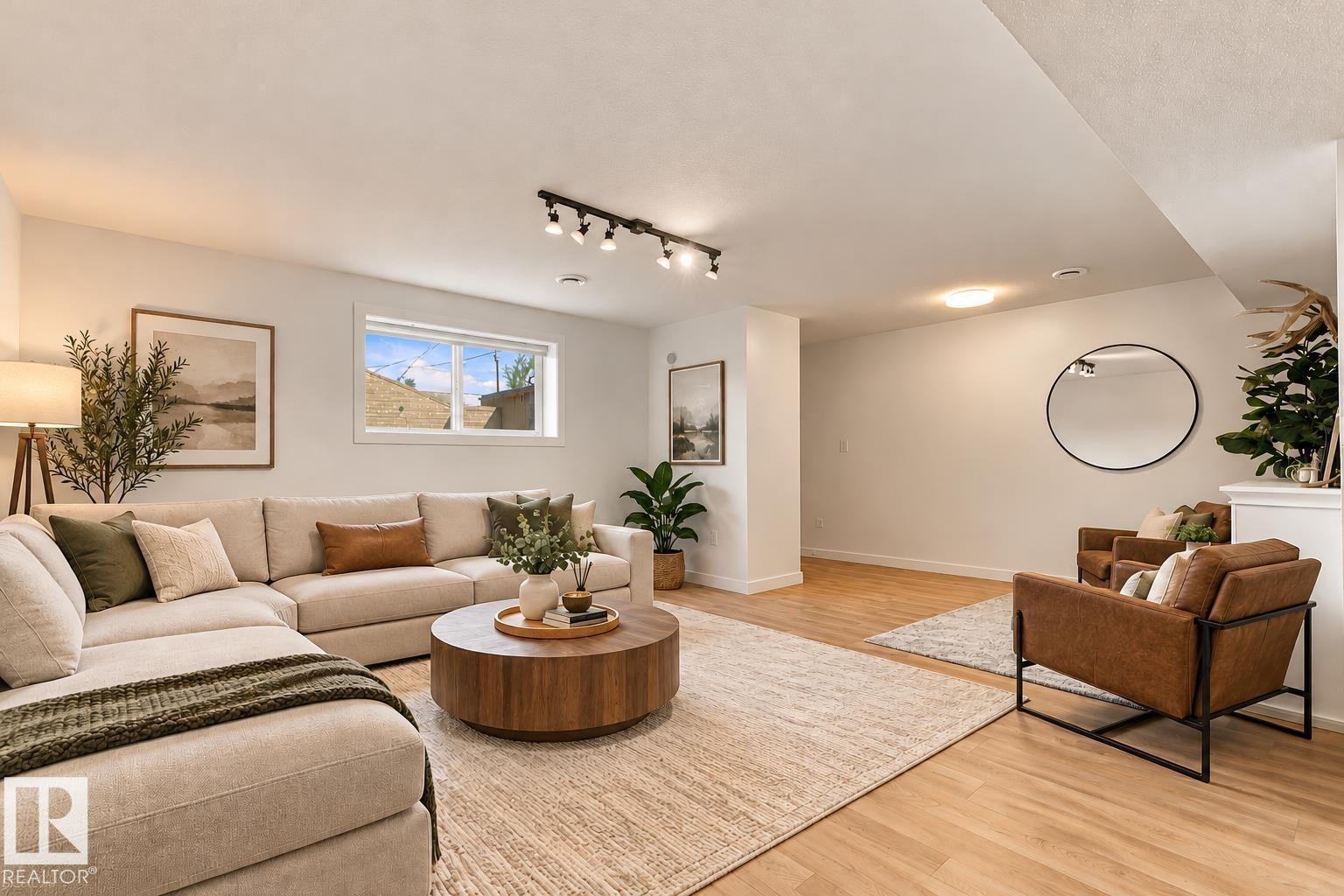 1908 36 AV NW, Edmonton, Alberta