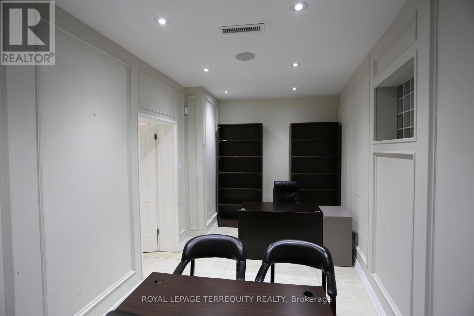 Ground Floor A - 1888 Wilson Avenue, Toronto (Downsview-Roding-Cfb), Ontario  M9M 1A7 - Photo 16 - W14126558