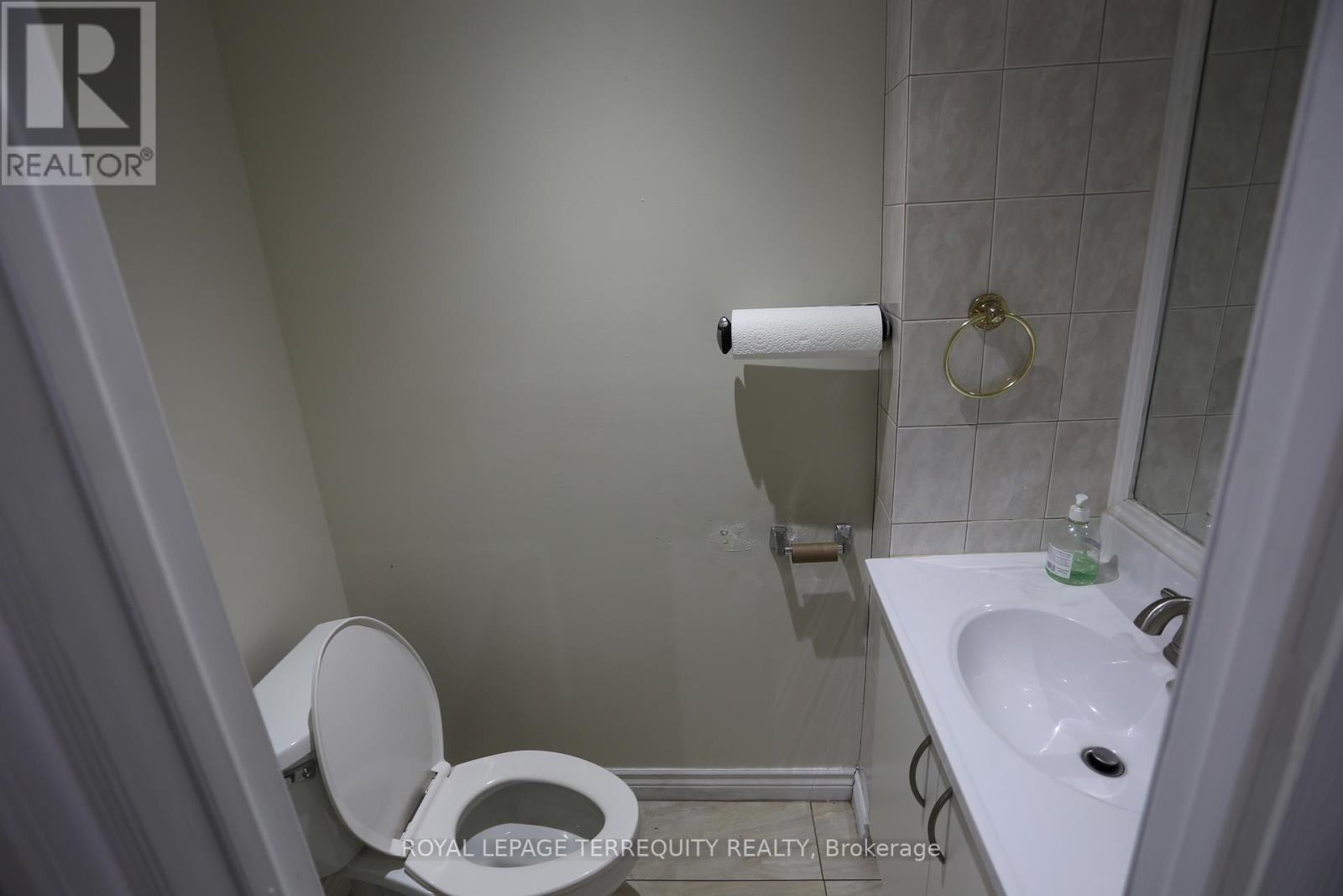 Ground Floor A - 1888 Wilson Avenue, Toronto (Downsview-Roding-Cfb), Ontario  M9M 1A7 - Photo 19 - W14126558