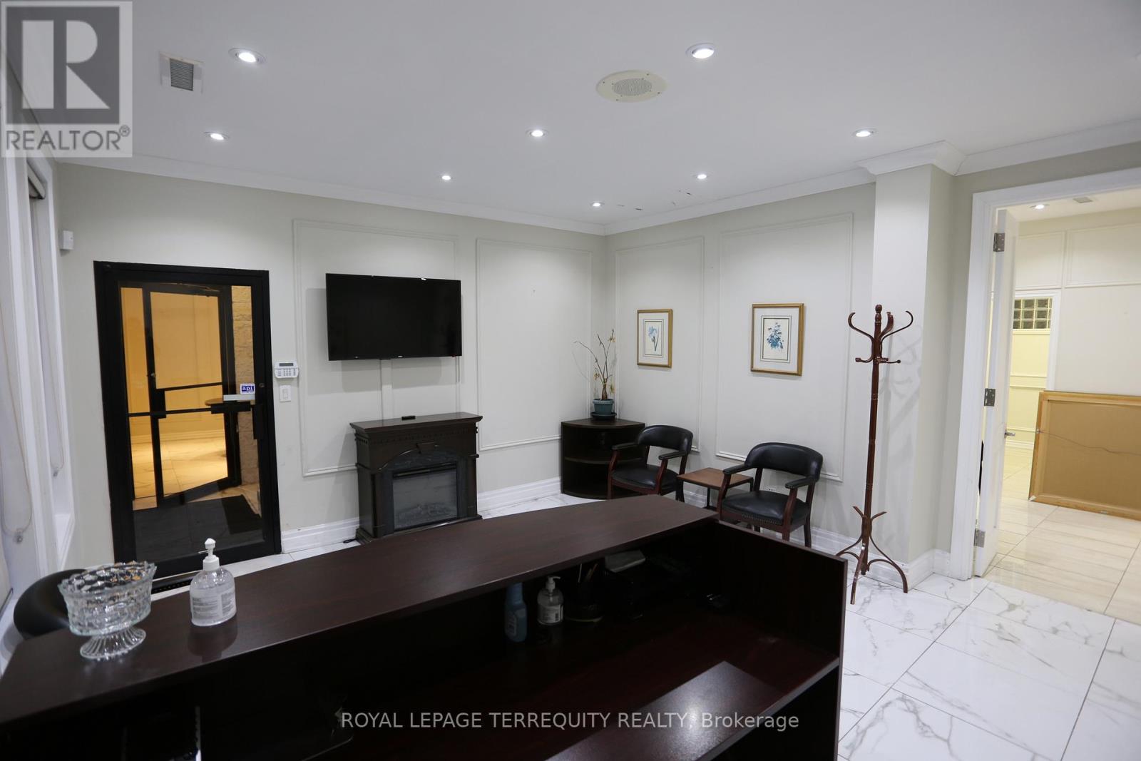 Ground Floor A - 1888 Wilson Avenue, Toronto (Downsview-Roding-Cfb), Ontario  M9M 1A7 - Photo 7 - W14126558