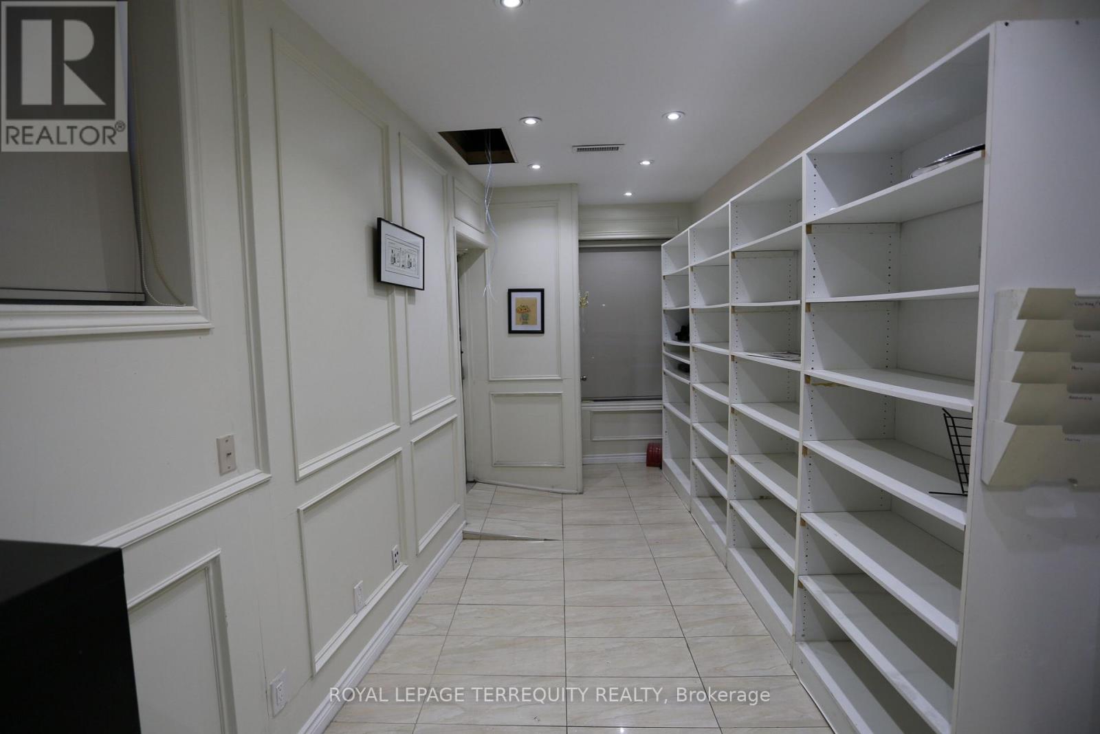 Ground Floor A - 1888 Wilson Avenue, Toronto (Downsview-Roding-Cfb), Ontario  M9M 1A7 - Photo 8 - W14126558