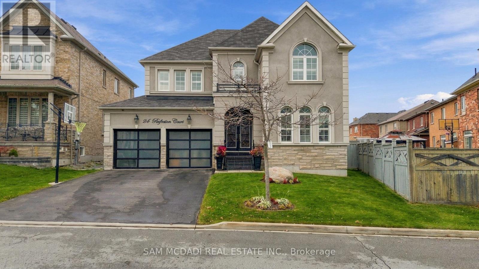 24 Perfection Court, Brampton (Credit Valley), Ontario  L6X 0Z2 - Photo 2 - W14126568