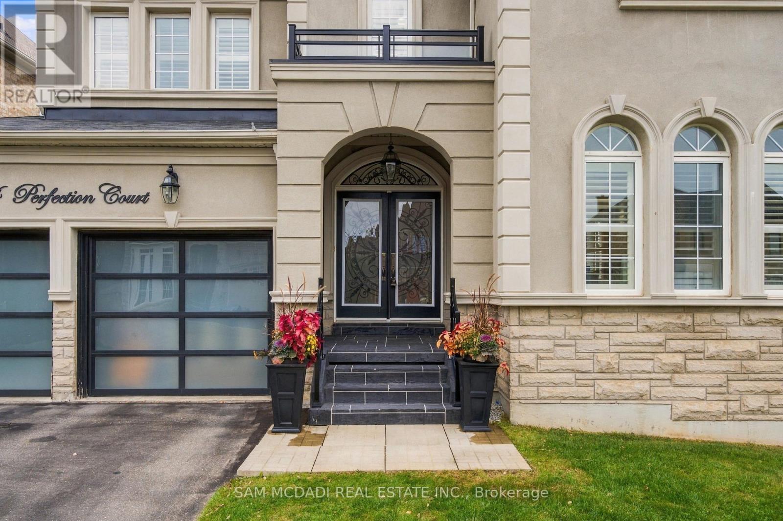 24 Perfection Court, Brampton (Credit Valley), Ontario  L6X 0Z2 - Photo 3 - W14126568