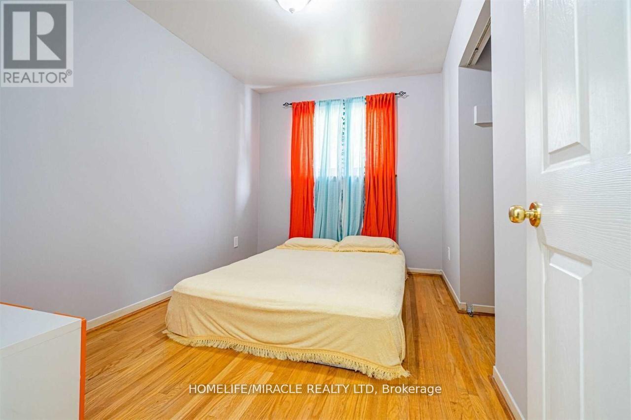 59 Brentwood Drive, Brampton, Ontario  L6T 1R1 - Photo 4 - W14126588