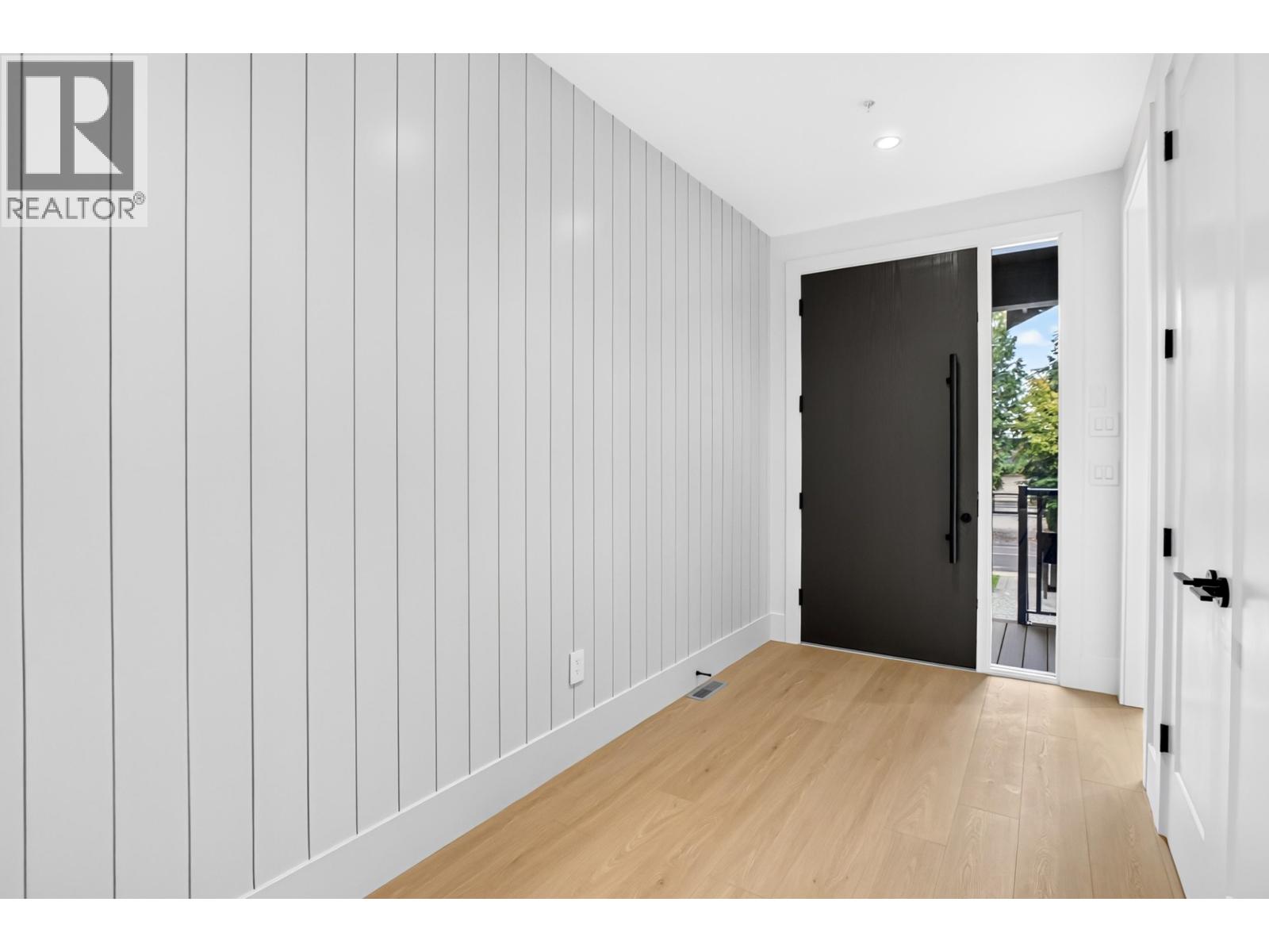 2 21747 River Road, Maple Ridge, British Columbia  V2X 2B8 - Photo 2 - R3179358
