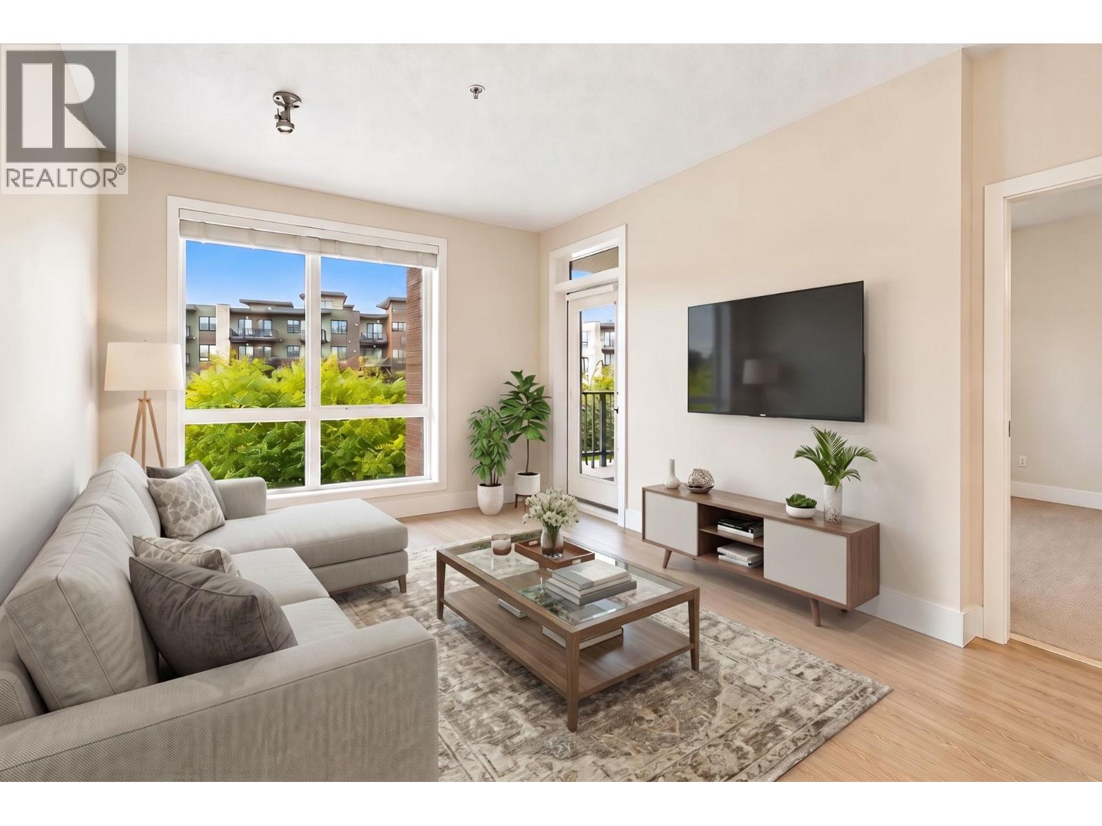 307 719 W 3rd Street, North Vancouver, British Columbia  V7M 0E7 - Photo 2 - R3178524