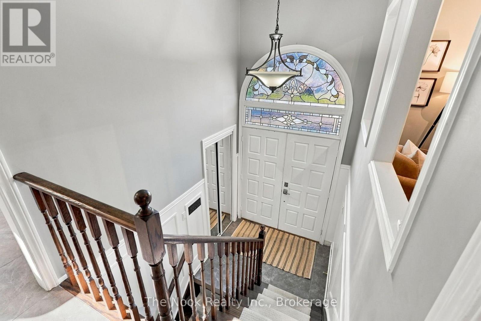 1 Inglewood Place, Whitby, Ontario  L1N 8Z7 - Photo 4 - E14123428