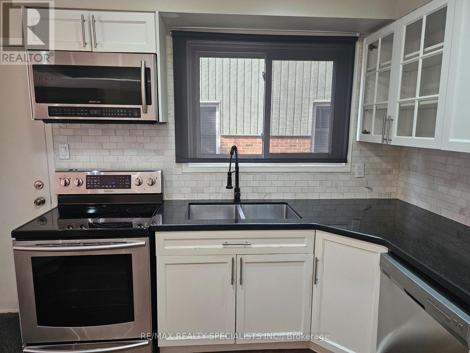6795 Shelter Bay Road, Mississauga, Ontario  L5N 1T7 - Photo 12 - W13765642