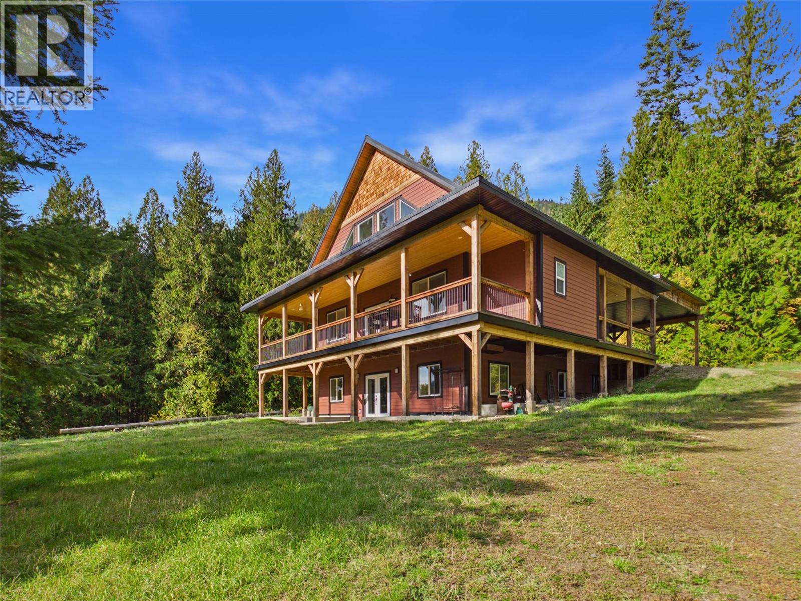 8774 Highway 6 Highway, Salmo, British Columbia