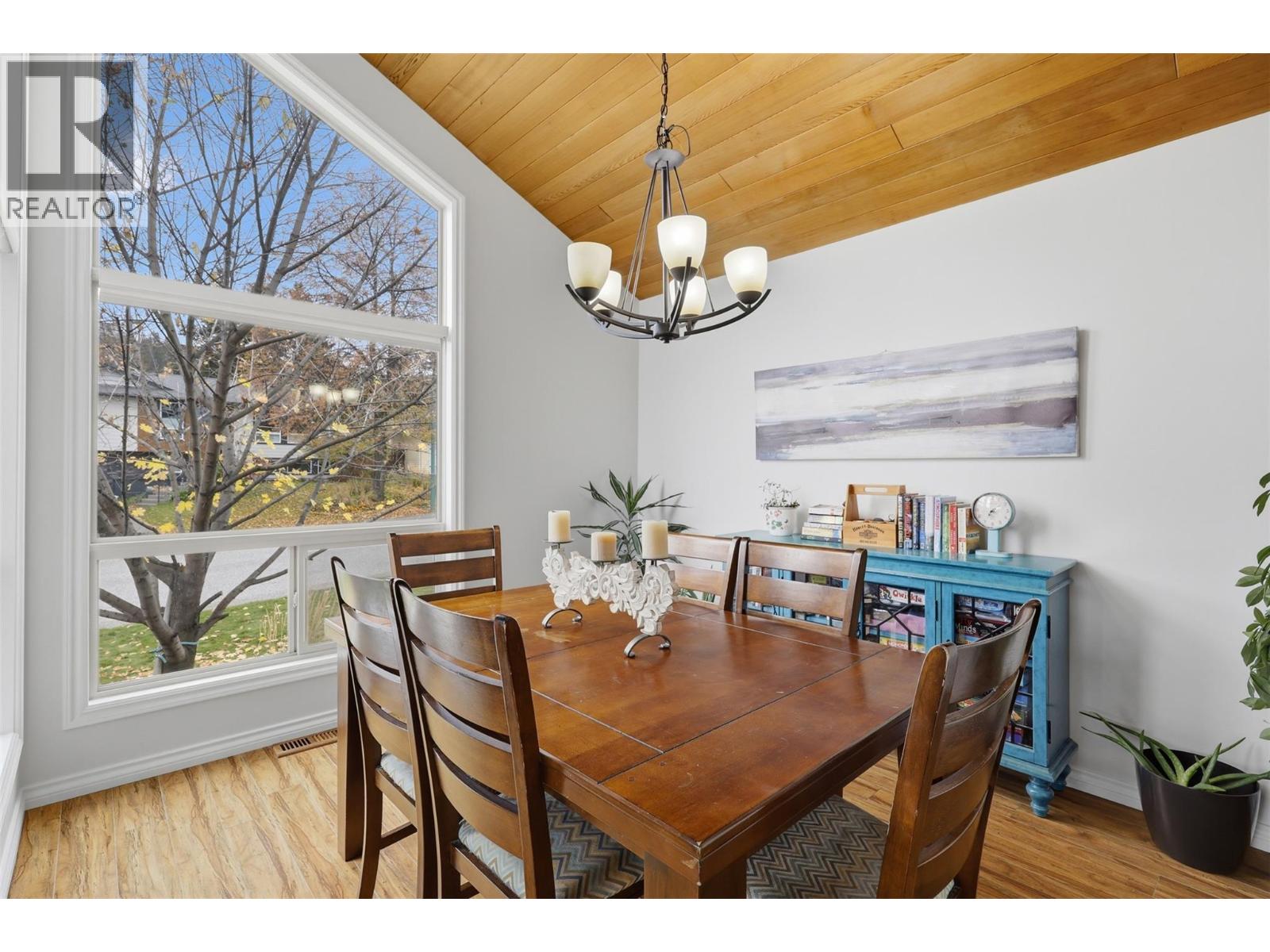 492 LAURIER Drive