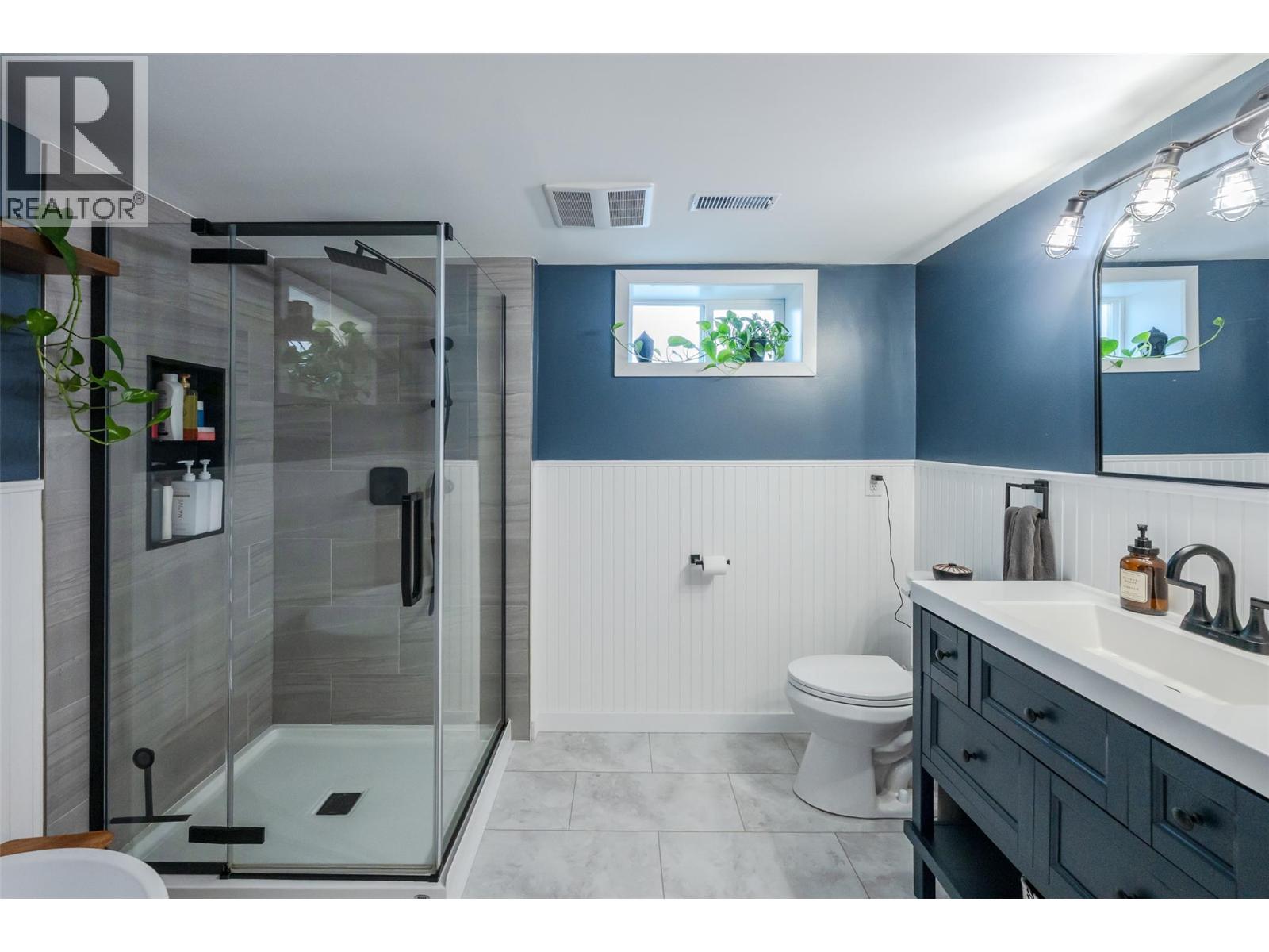 215 Windsor Avenue, Penticton, British Columbia  V2A 2K3 - Photo 37 - 10404618