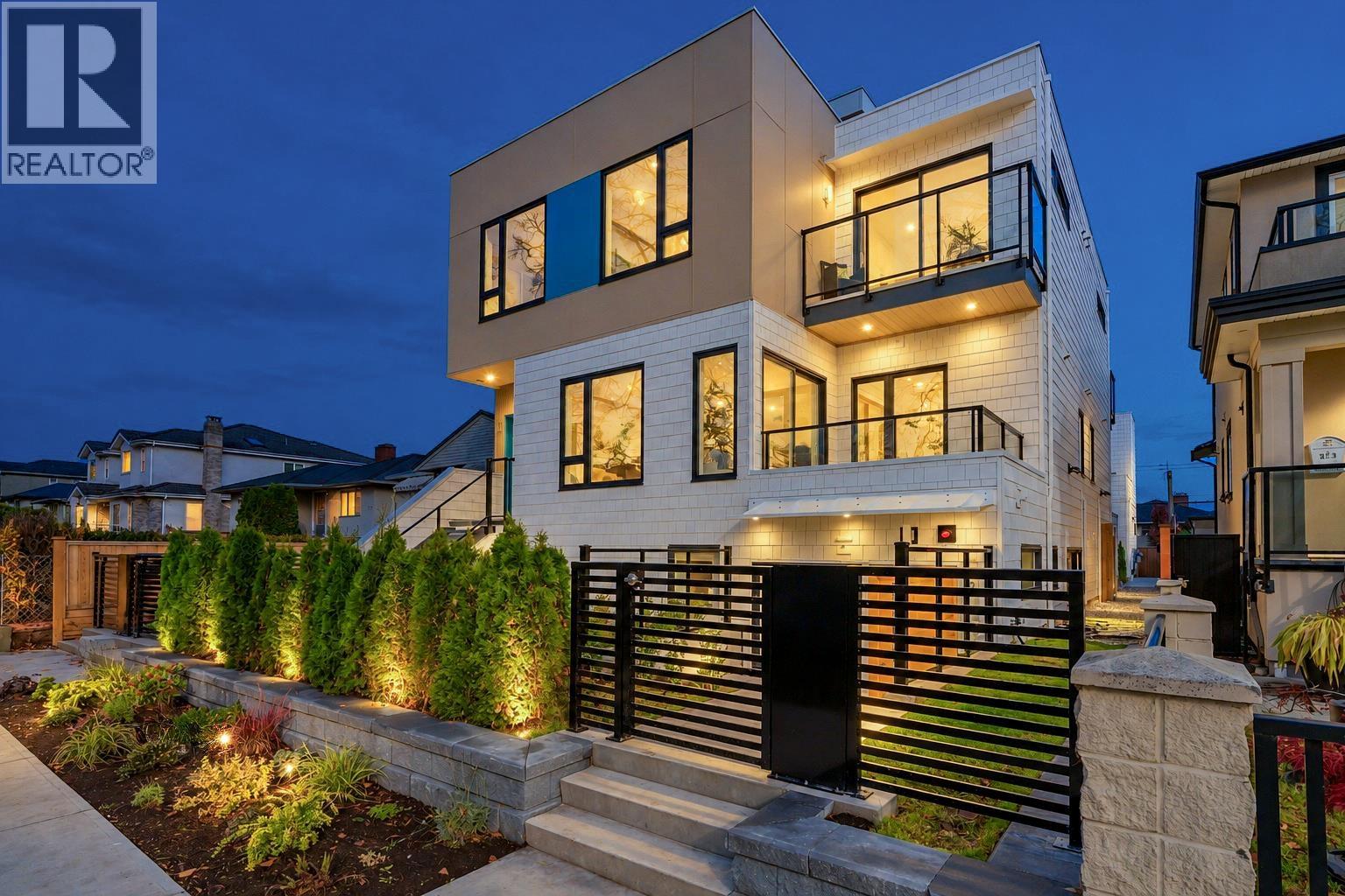 1 3391 Price Street, Vancouver, British Columbia  V5R 5P8 - Photo 2 - R3179360