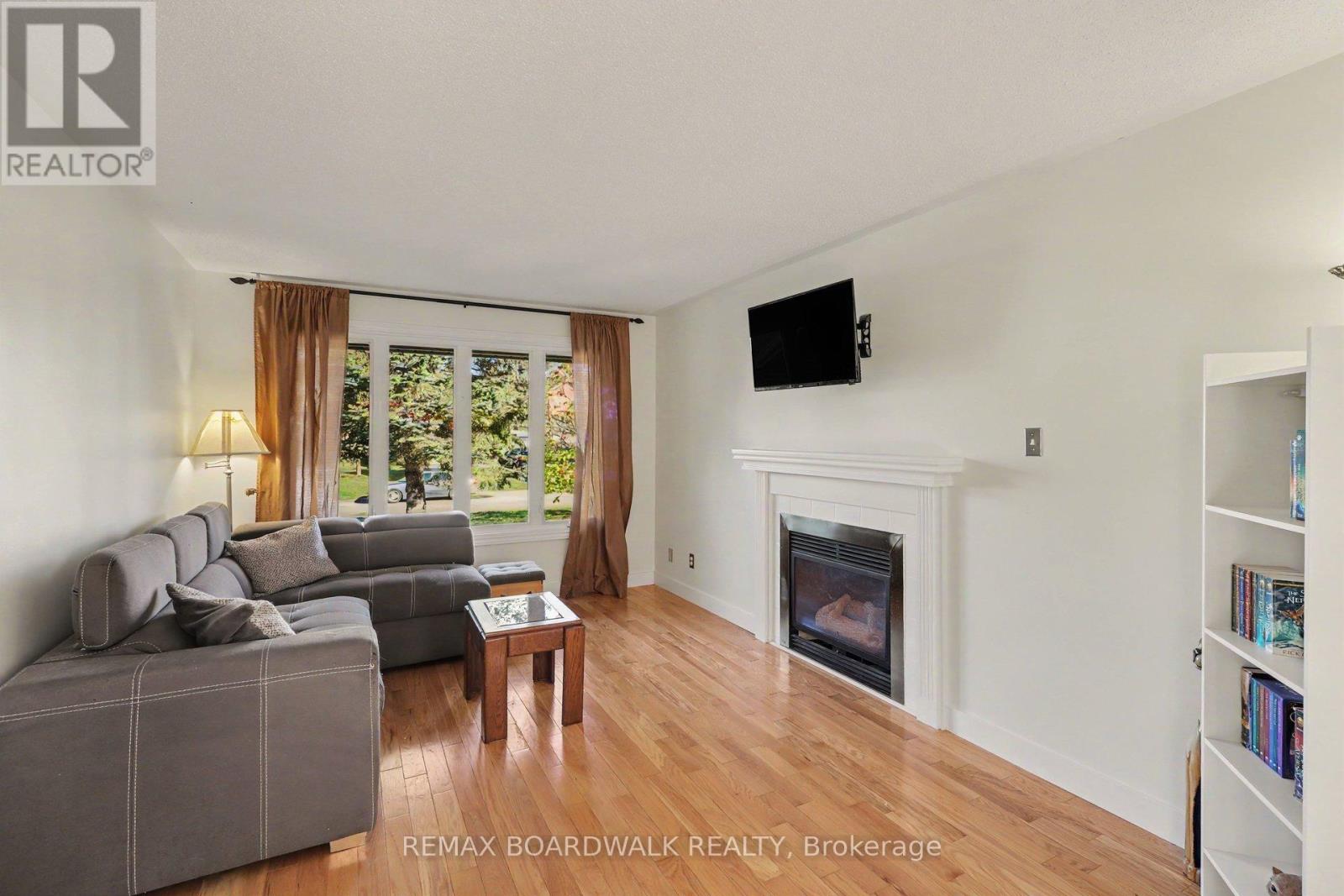 869 Clearcrest Crescent, Ottawa, Ontario  K4A 3G1 - Photo 3 - X14114472