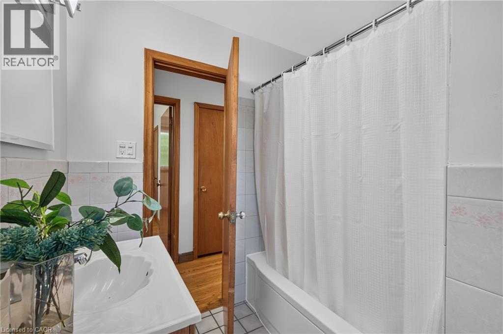 92 Foxbar Road, Burlington, Ontario L7L 2Z6 - Photo 32 - 40873244