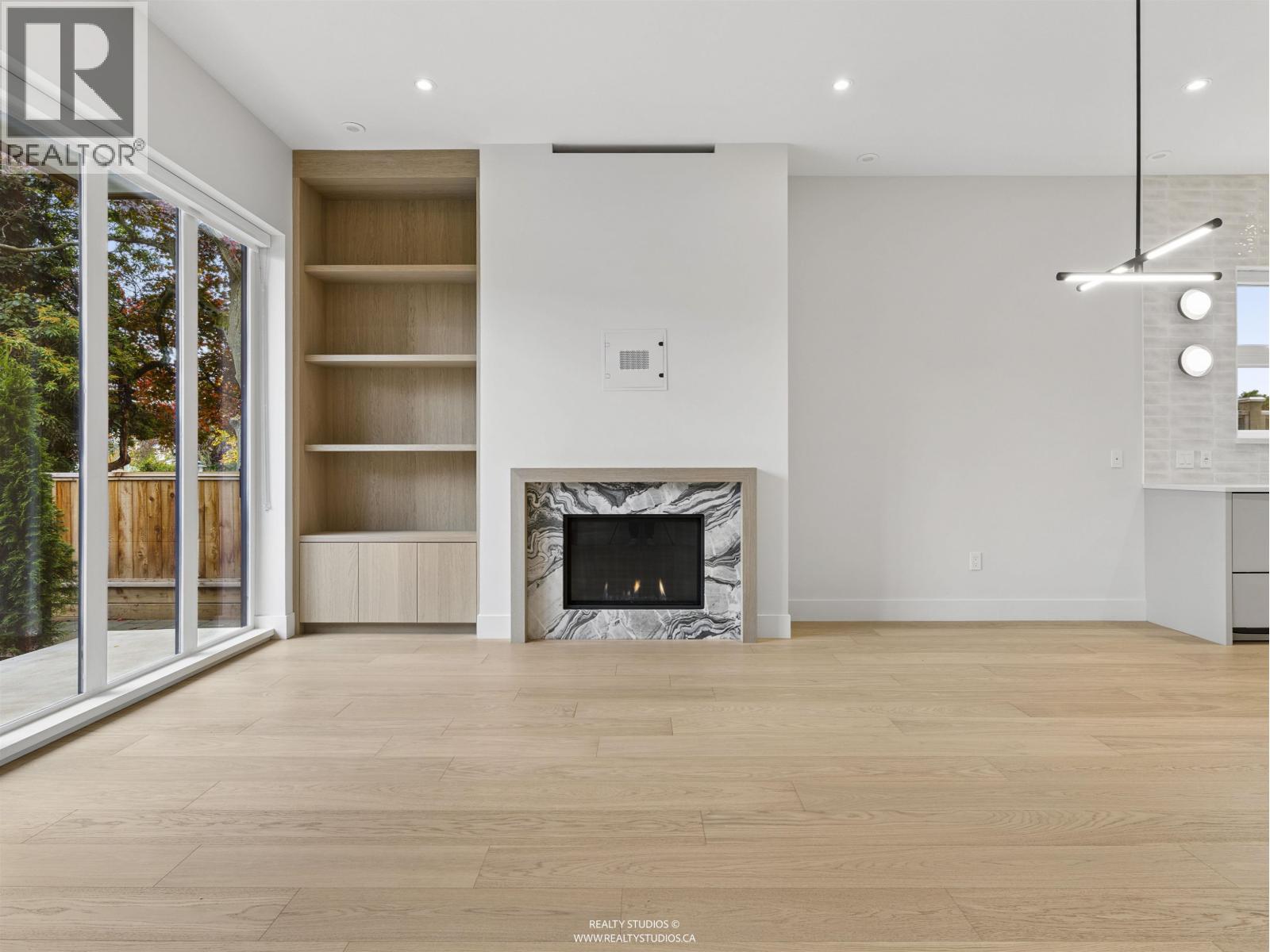 1 3058 W 34th Avenue, Vancouver, British Columbia  V6N 2K2 - Photo 3 - R3179452