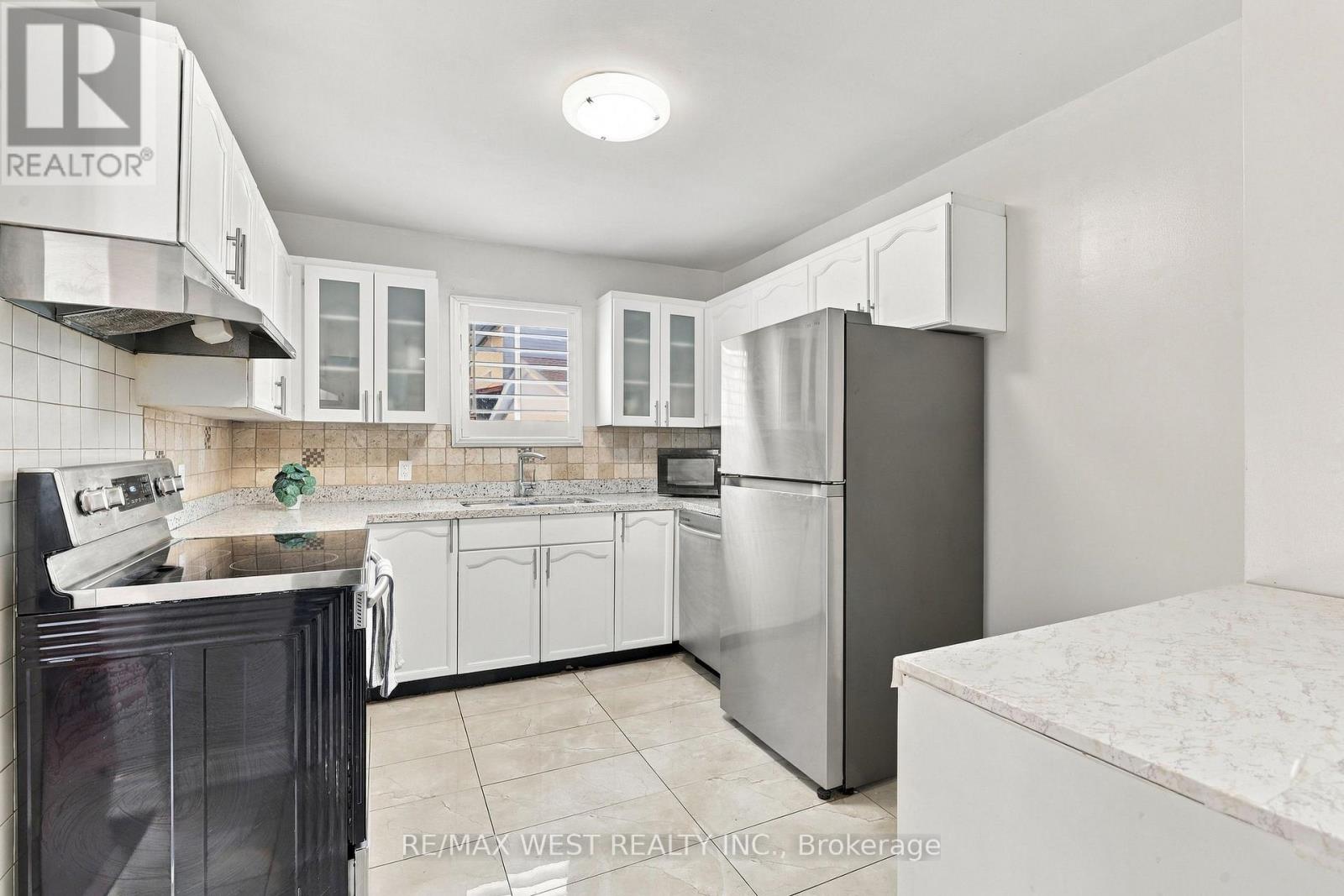 12 Waverly Street S, Oshawa (Vanier), Ontario  L1J 5T7 - Photo 12 - E14126712