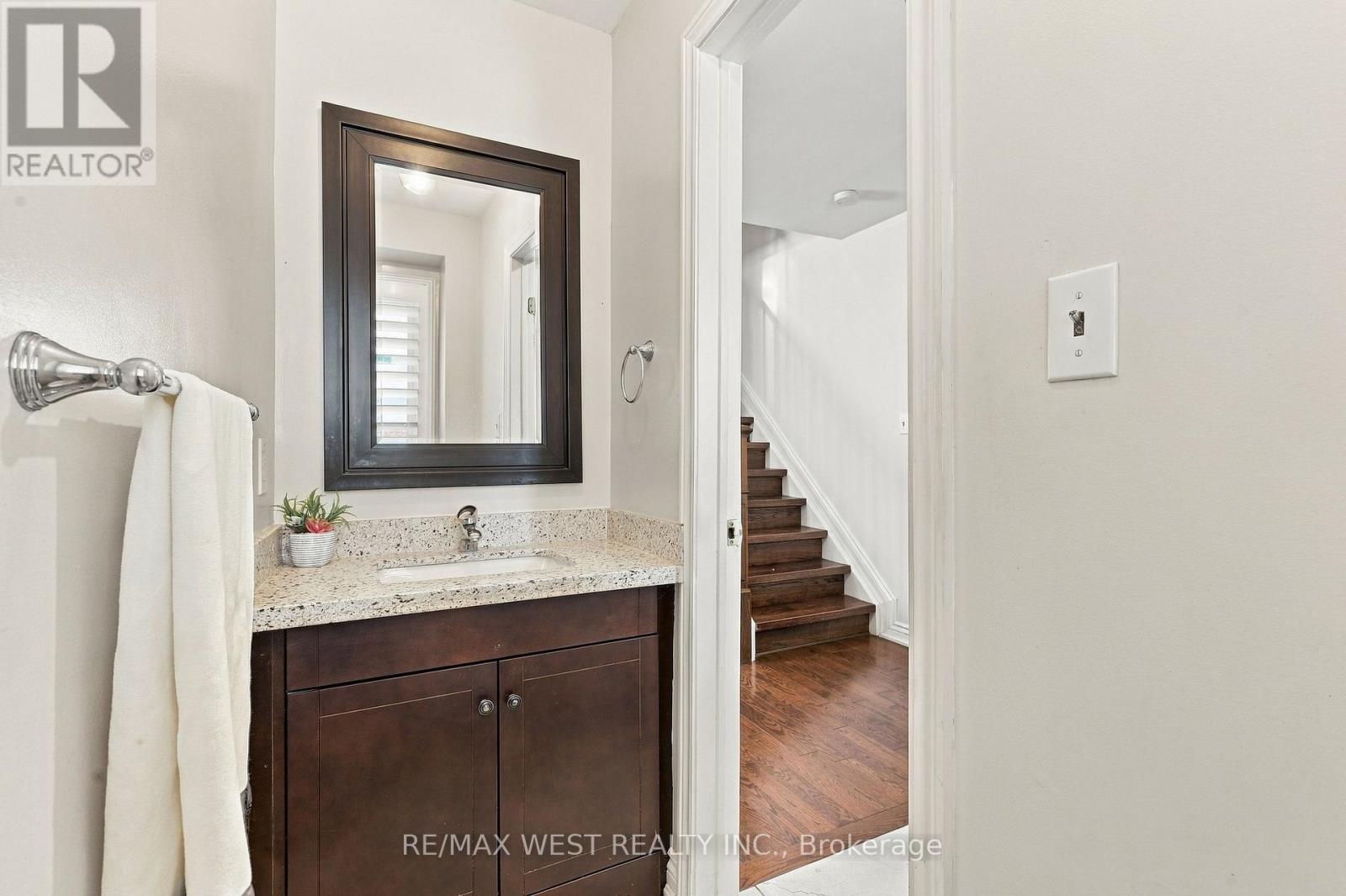 12 Waverly Street S, Oshawa (Vanier), Ontario  L1J 5T7 - Photo 14 - E14126712