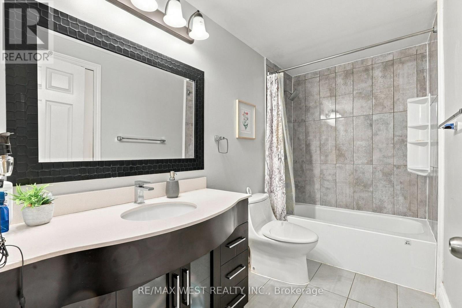 12 Waverly Street S, Oshawa (Vanier), Ontario  L1J 5T7 - Photo 18 - E14126712
