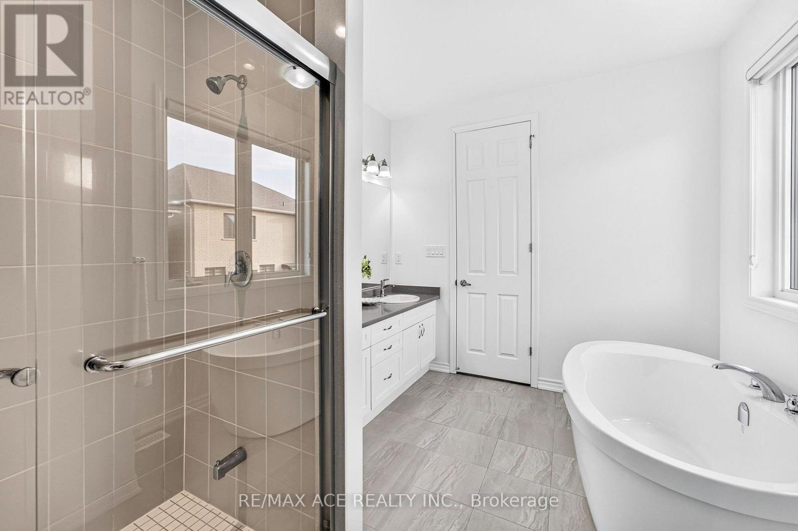 1408 Mockingbird Square, Pickering, Ontario  L1X 0N8 - Photo 28 - E14126720