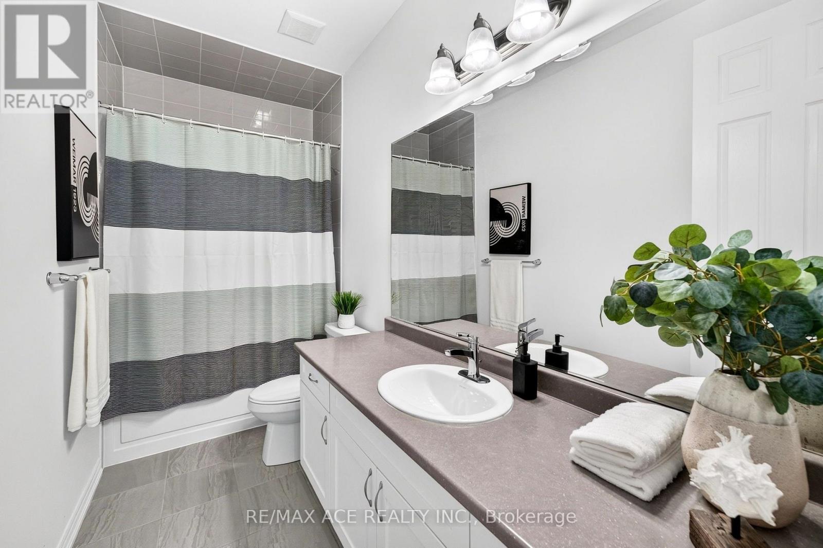 1408 Mockingbird Square, Pickering, Ontario  L1X 0N8 - Photo 34 - E14126720
