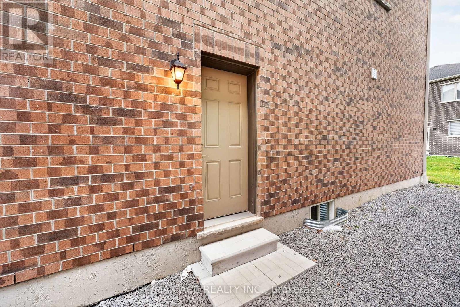 1408 Mockingbird Square, Pickering, Ontario  L1X 0N8 - Photo 43 - E14126720